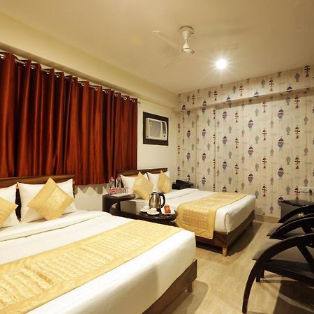 Hotel Airport Star Нью-Дели Экстерьер фото
