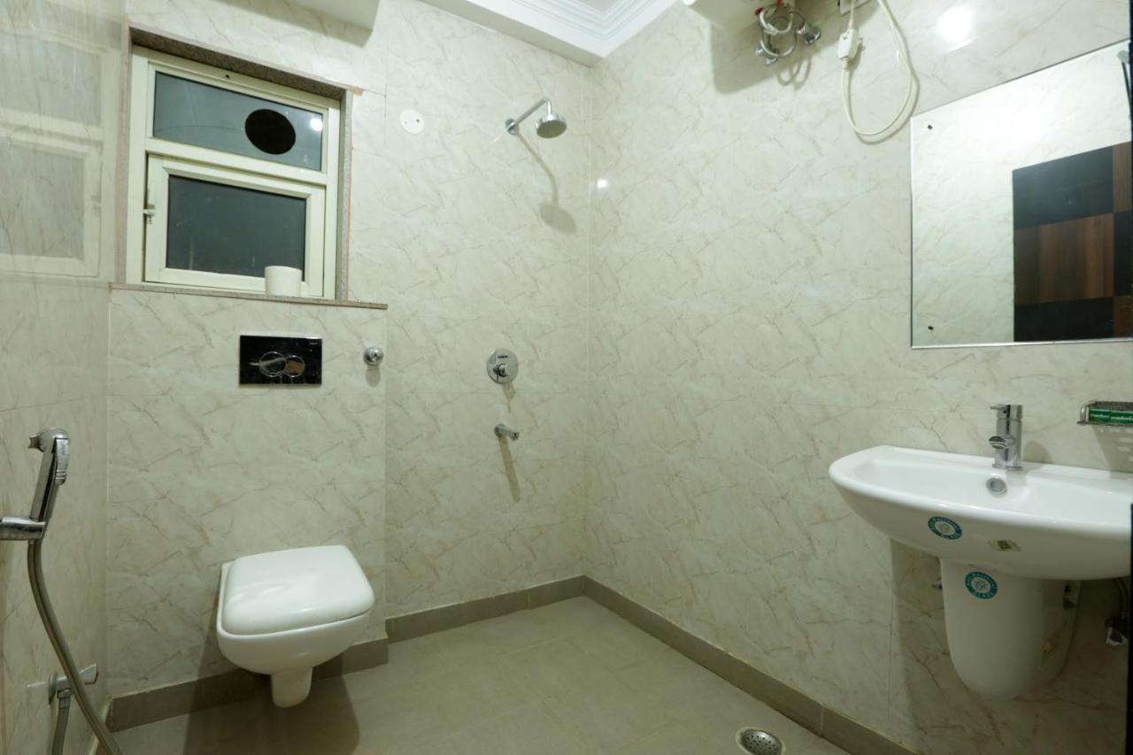 Hotel Airport Star Нью-Дели Экстерьер фото