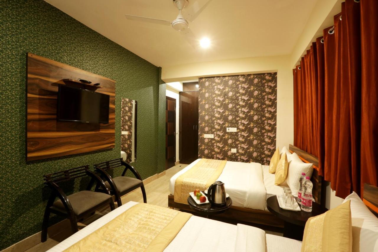 Hotel Airport Star Нью-Дели Экстерьер фото