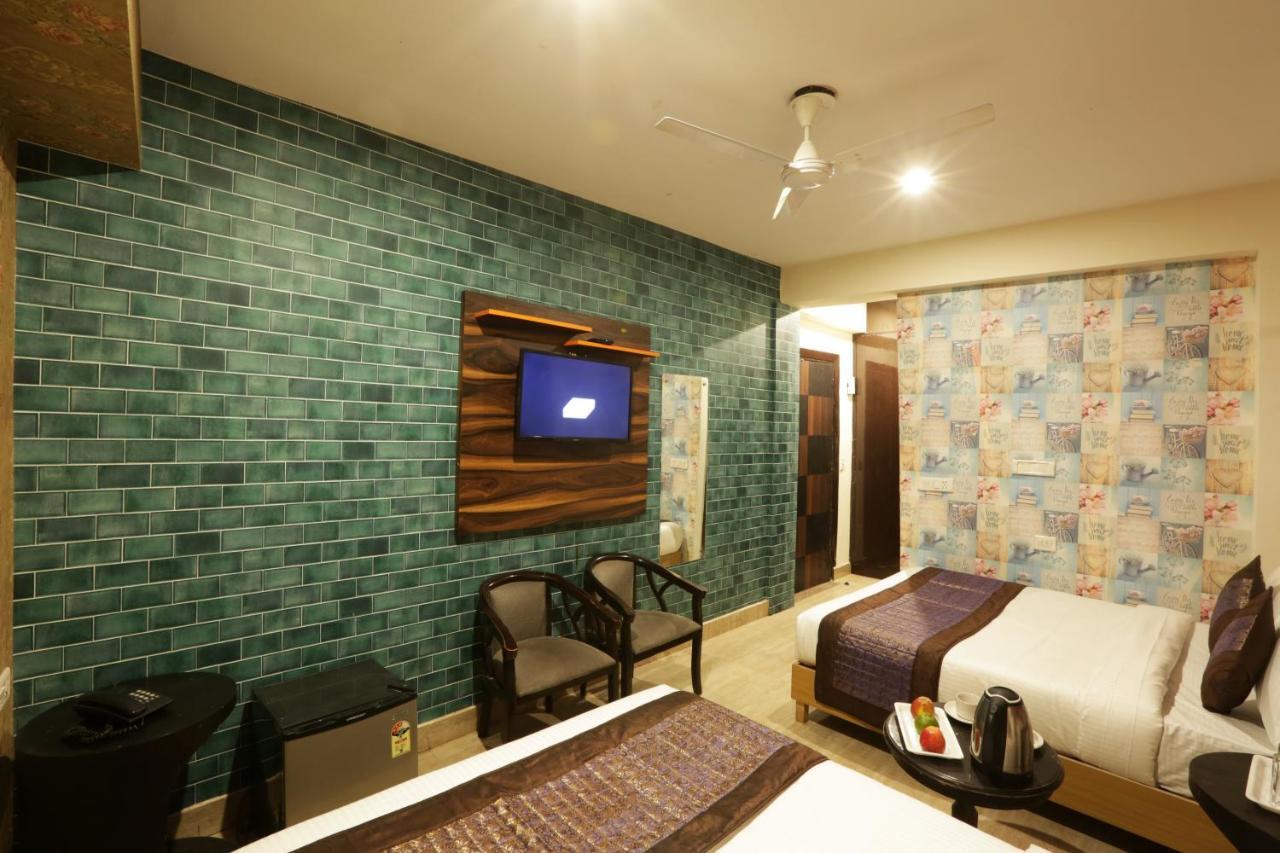 Hotel Airport Star Нью-Дели Экстерьер фото