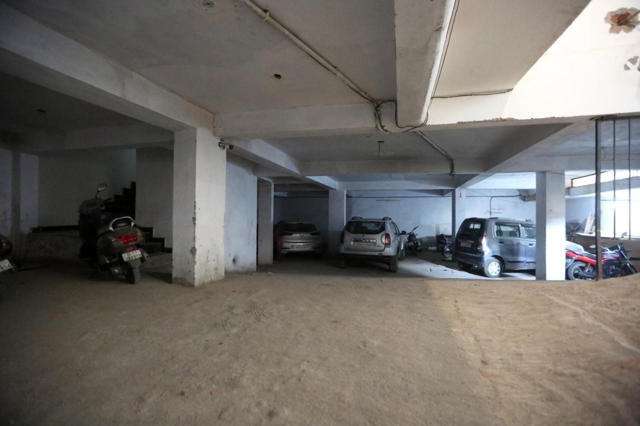 Hotel Airport Star Нью-Дели Экстерьер фото